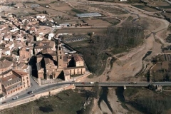 Calahorra . Catedral y puente sobre el Cidacos