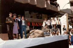 0001_varias_carroza_1985-4