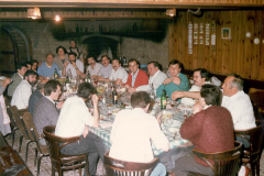 0001_varias_comida_con_el_profesor_aranguren